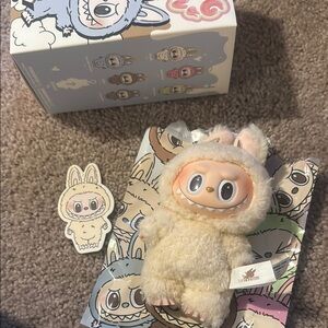 Pop mart labubu monster